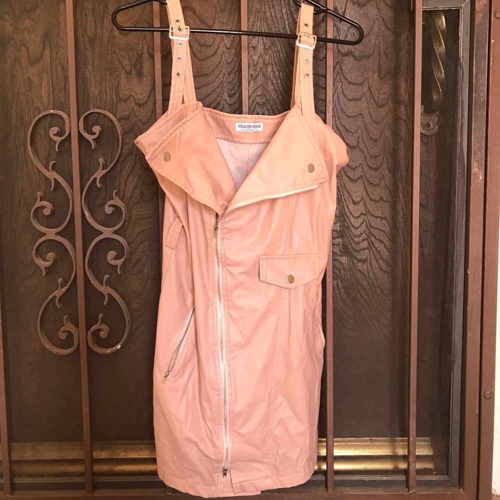 Mini dress (comes with a matching belt)